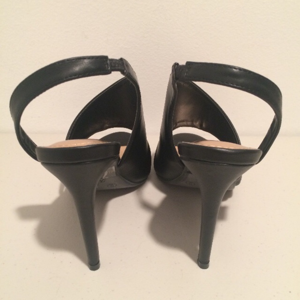 Black Pumps - Picture 3 of 3